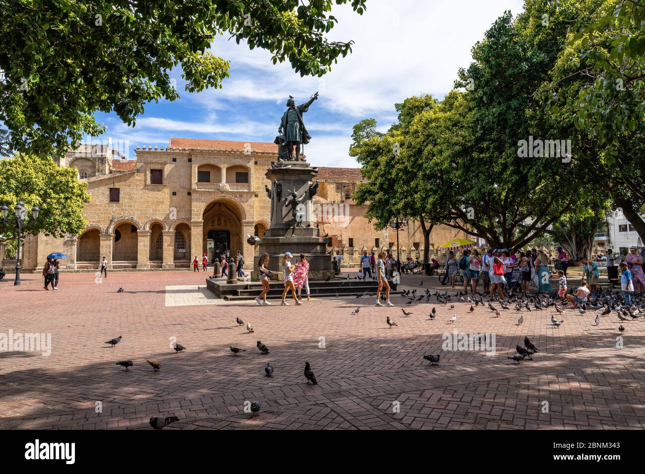 America, Caraibi, grandi Antille, Repubblica Dominicana, Santo Domingo, quartiere coloniale, Chiesa storica di Santa Maria la Menor nel quartiere coloniale di Santo Domingo nel Parque Colon Foto Stock