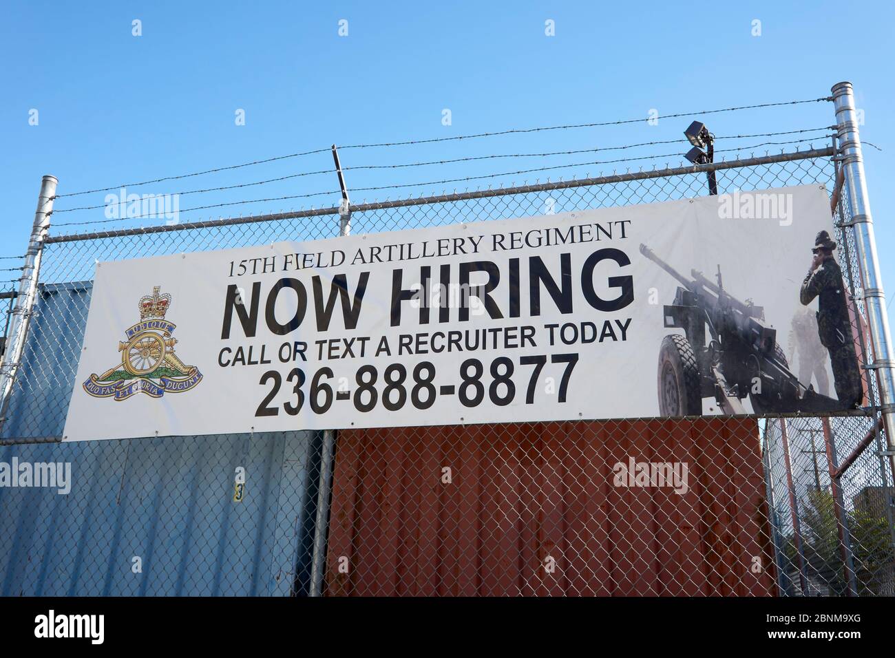 Segno di reclutamento per il quindicesimo reggimento di artiglieria di campo delle forze armate canadesi, Vancouver, BC, Canada Foto Stock