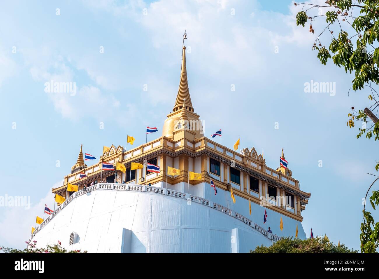 Bangkok / Thailandia - 20 gennaio 2020: Monte d'Oro o Tempio di montagna d'Oro conosciuto come " Wat Saket " in lingua tailandese Foto Stock