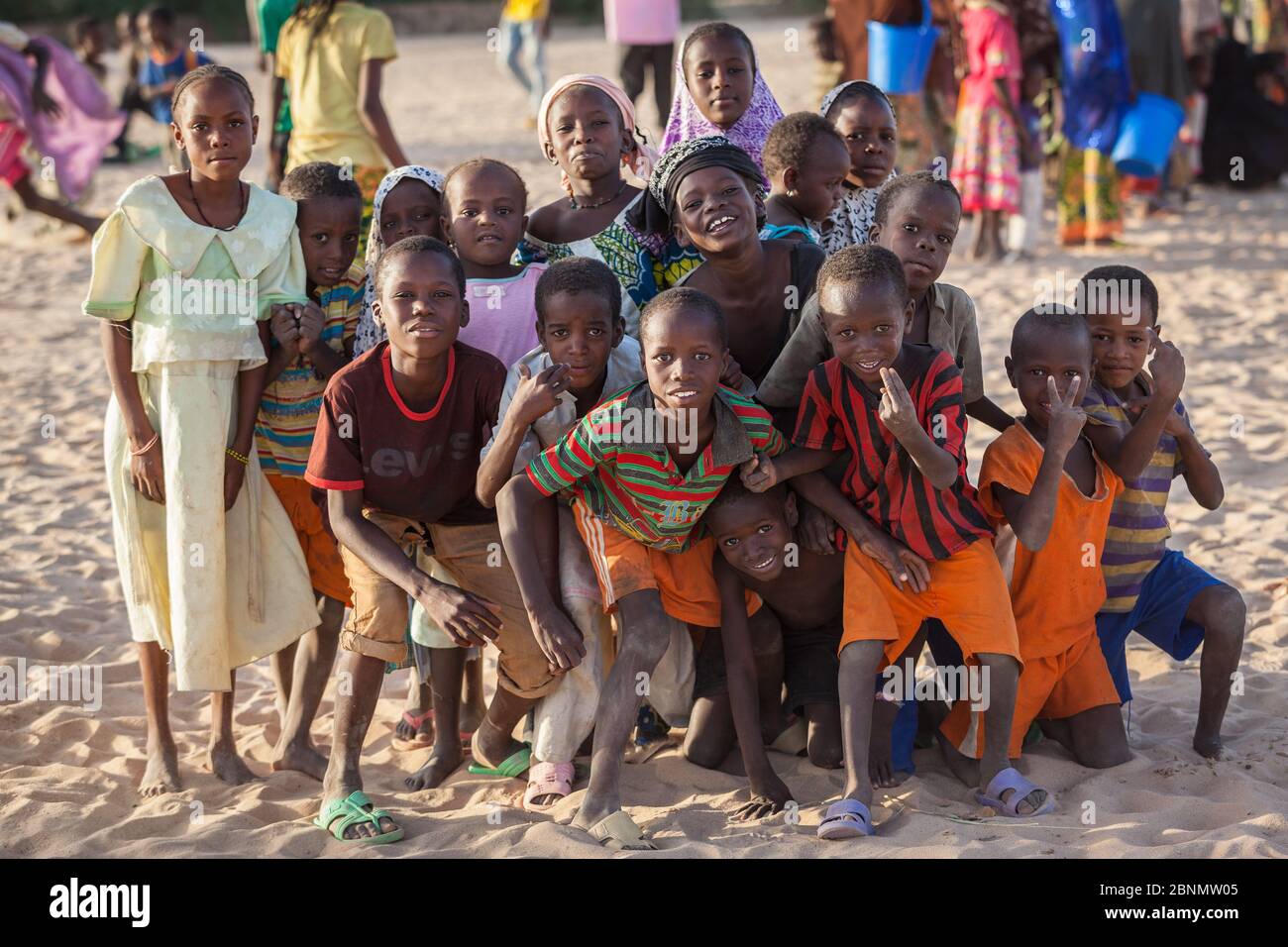 Un gruppo di bambini africani Foto Stock