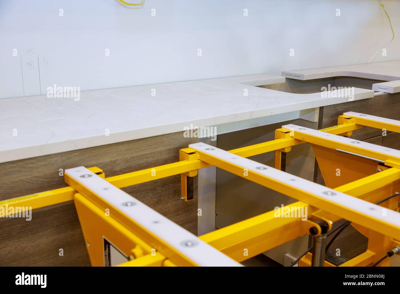 Ristrutturazione delle cucine con ripiani in granito Foto Stock