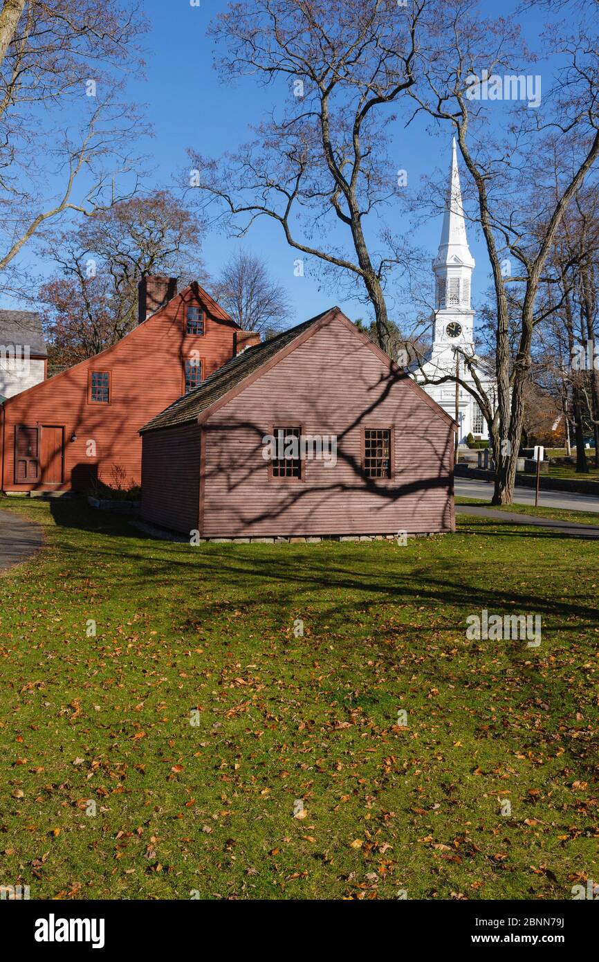 York Corner Schoolhouse a York, Maine durante i mesi autunnali. Questa scuola fu originariamente costruita nel 1745. Foto Stock