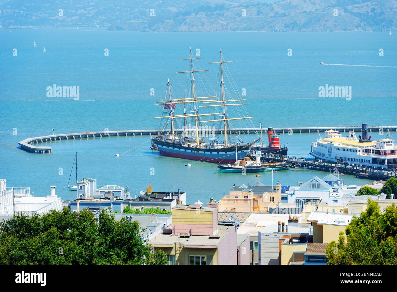 La baia di San Francisco e l'Isola di Alcatraz a San Francisco, California, Stati Uniti d'America Foto Stock