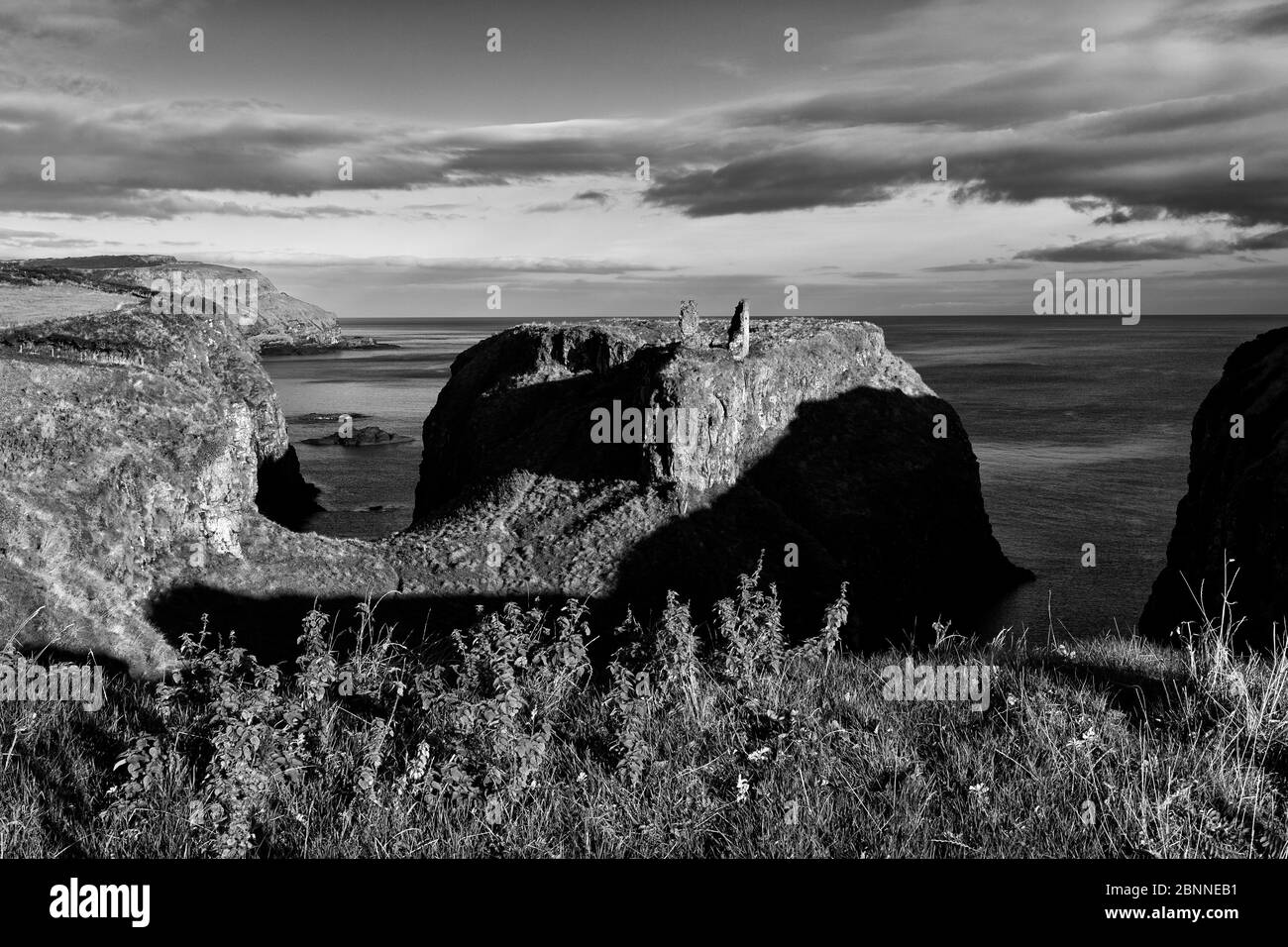 Dunseverick Castle, Ballintoy, County Antrim, Ulster, Irlanda del Nord, Europa Foto Stock