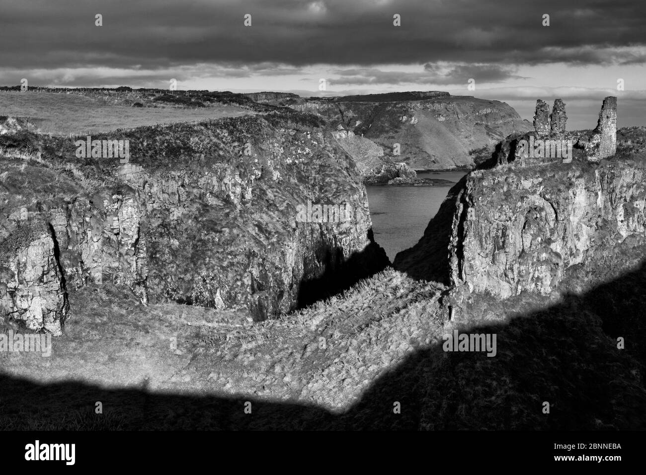 Dunseverick Castle, Ballintoy, County Antrim, Ulster, Irlanda del Nord, Europa Foto Stock