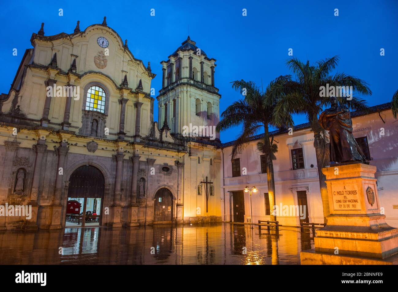 Popayan, chiamata anche la città bianca dopo il tramonto, Cauca, Colombia Foto Stock