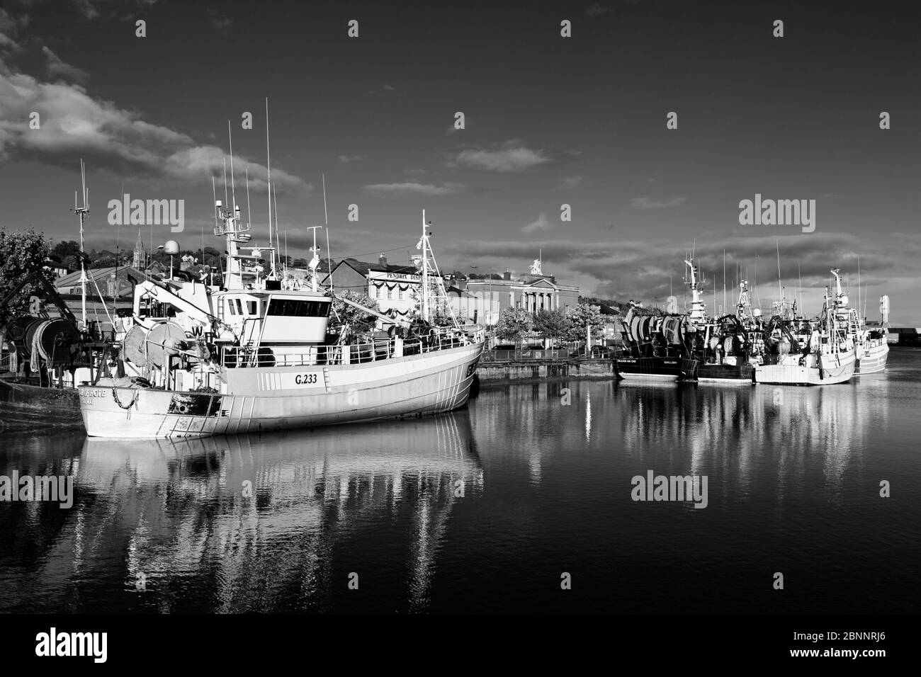 Le navi per la pesca a strascico su Penrose Wharf,Cork City,County Cork, munster, irlanda, Europa Foto Stock