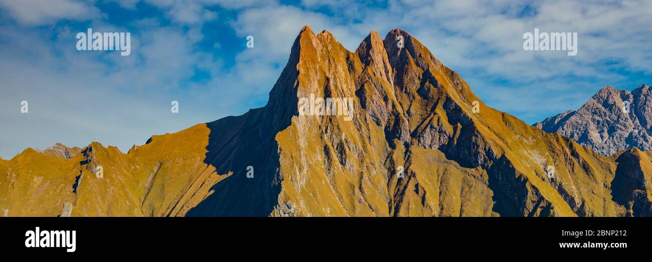 Panorama da Kegelkopf, 1959 m a Höfats 2259 m, Alpi di Allgäu, Allgäu, Baviera, Germania, Europa Foto Stock