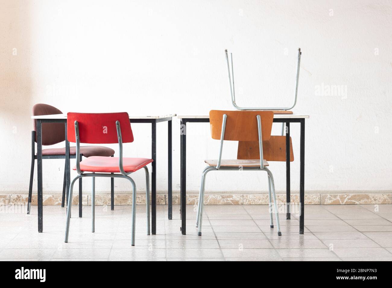 Sedie e tavoli Foto Stock
