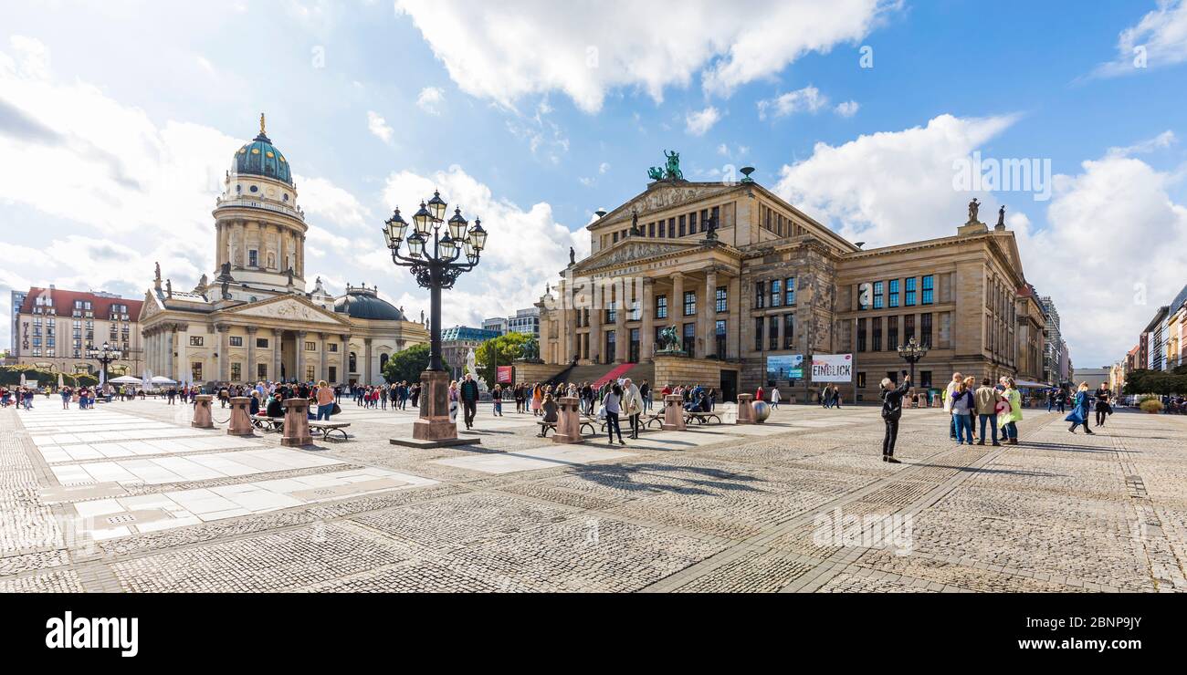Germania, Berlino - Mitte, Gendarmenmarkt, piazza, cattedrale tedesca, sala concerti, teatro Foto Stock