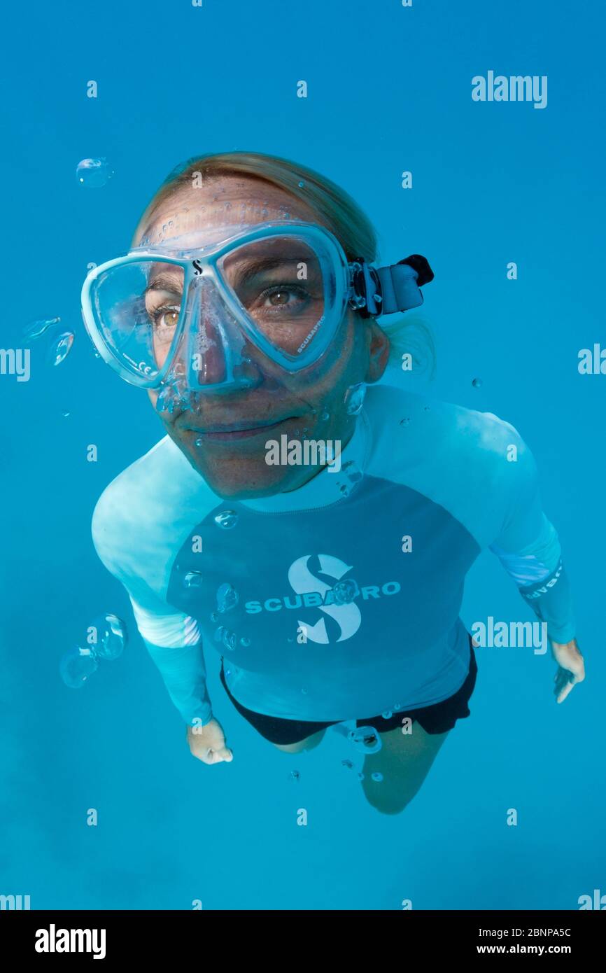 Snorkeling In Polinesia Francese, Atollo Di Apataki, Tuamotu Archipel, Polinesia Francese Foto Stock Snorkeling In Polinesia Francese, Atollo Di Apataki, Tuamotu Archipel, Polinesia Francese Foto Stock