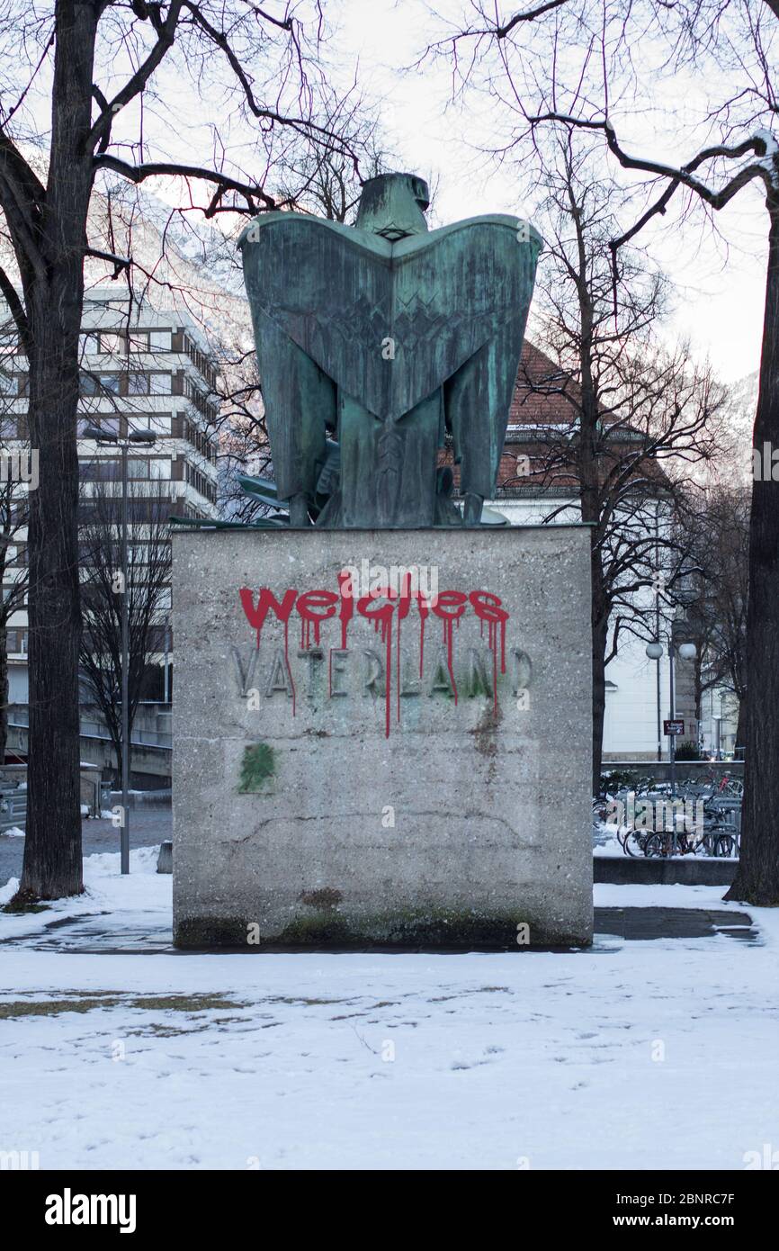 Antica statua nazionalista a Innsbruck Foto Stock