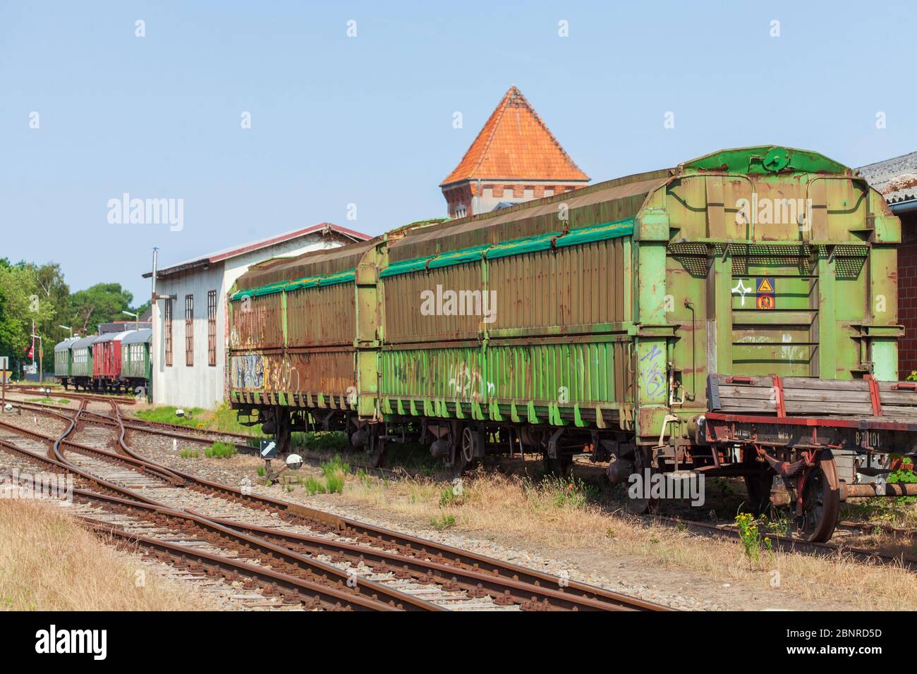 Vecchi vagoni merci alla vecchia stazione ferroviaria, Leeste, comune di Weyhe, bassa Sassonia, Germania, Europa Foto Stock