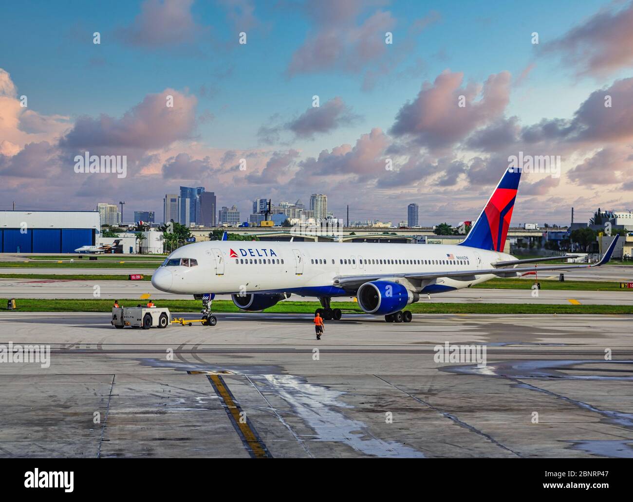 Delta all'aeroporto di Miami Foto Stock