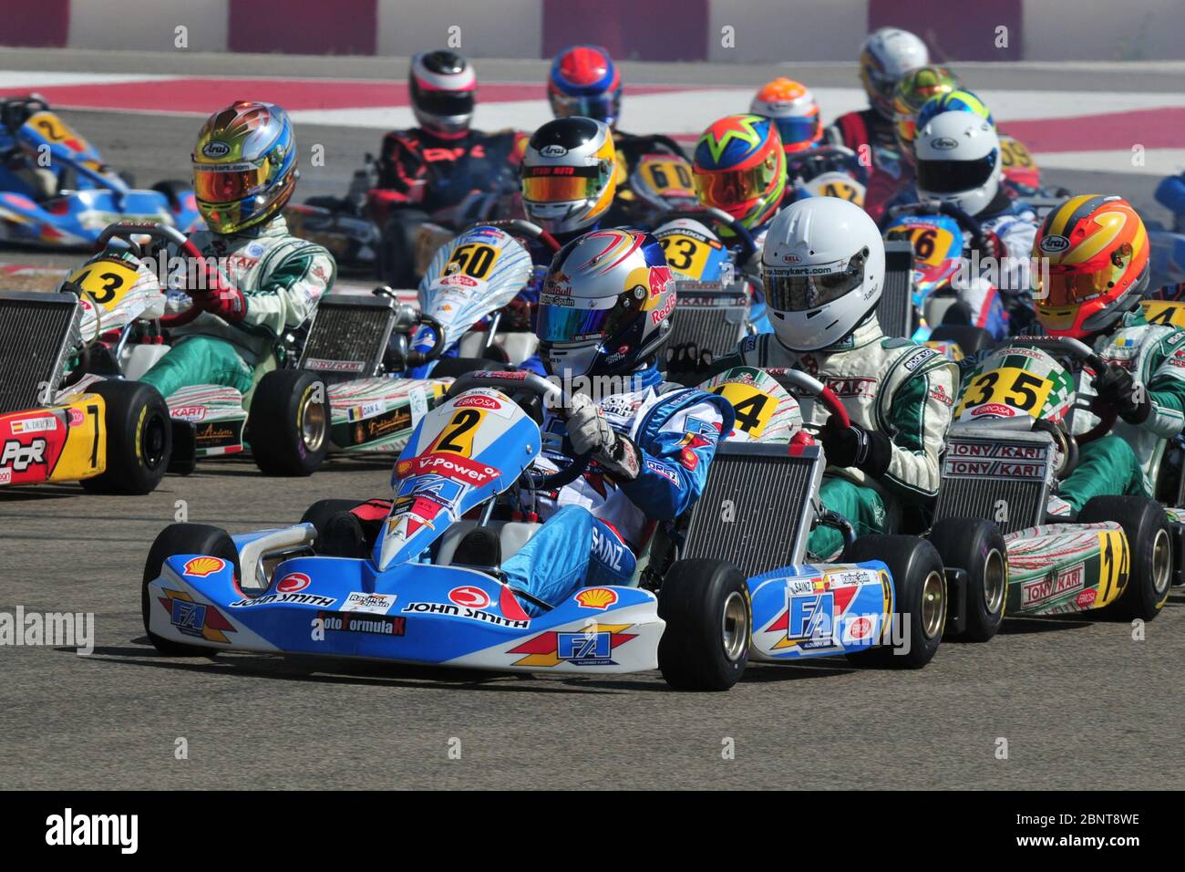 Carlos Sainz durante la sua carriera karting, il pilota spagnolo ha  recentemente firmato per la Ferrari per la stagione 2021 e oltre,  sostituendo Sebastian Vettel. È figlio del doppio campione del mondo