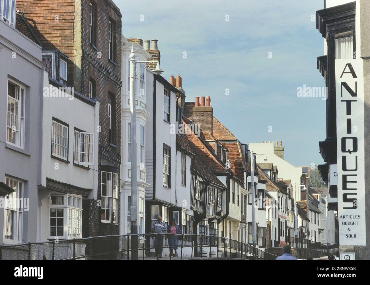 The High Street, Hastings Old Town, East Sussex, Inghilterra, Regno Unito Foto Stock