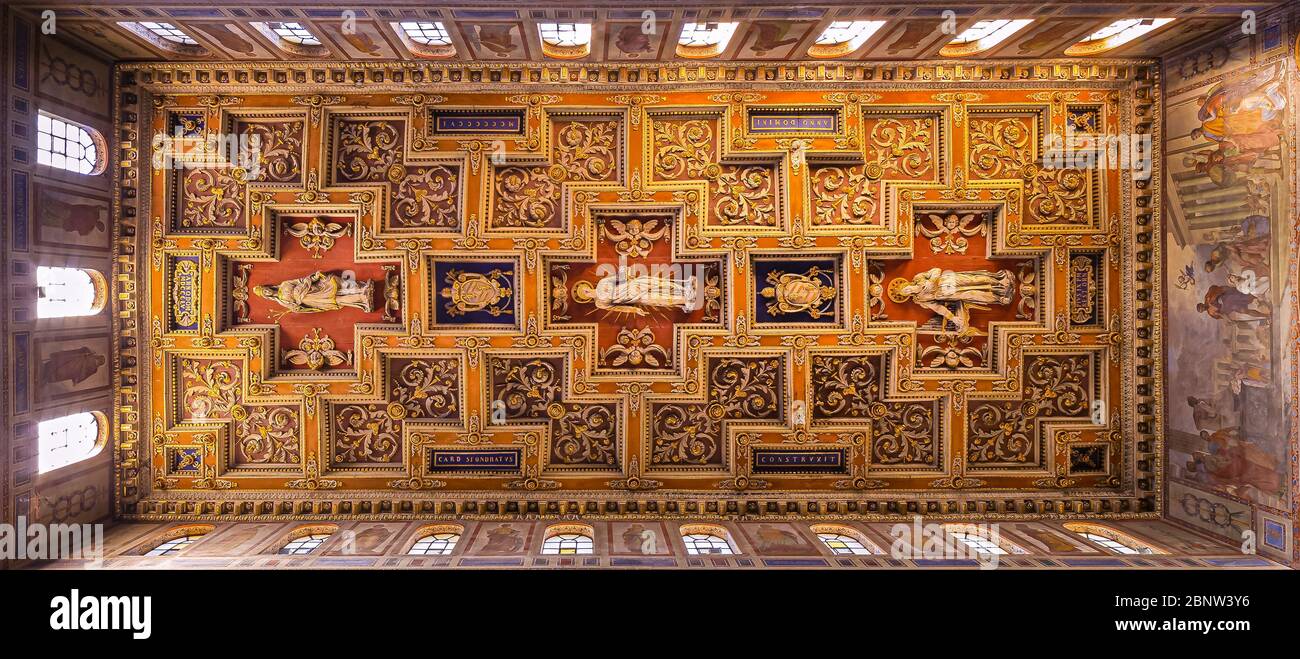 ROMA - 10 AGOSTO 2019: La chiesa di Sant'Agnese fuori le mura, a Roma Foto Stock