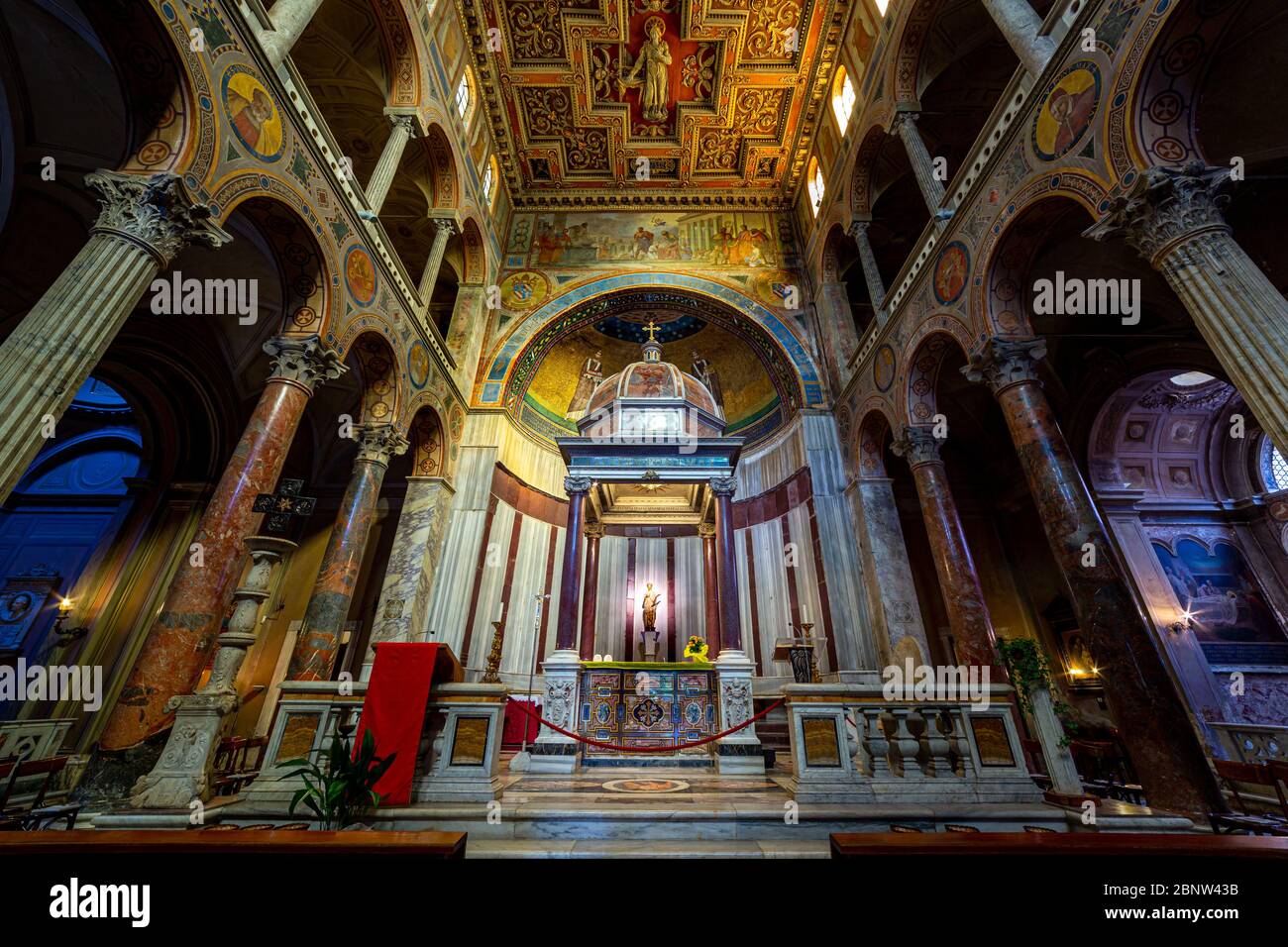 ROMA - 10 AGOSTO 2019: La chiesa di Sant'Agnese fuori le mura, a Roma Foto Stock