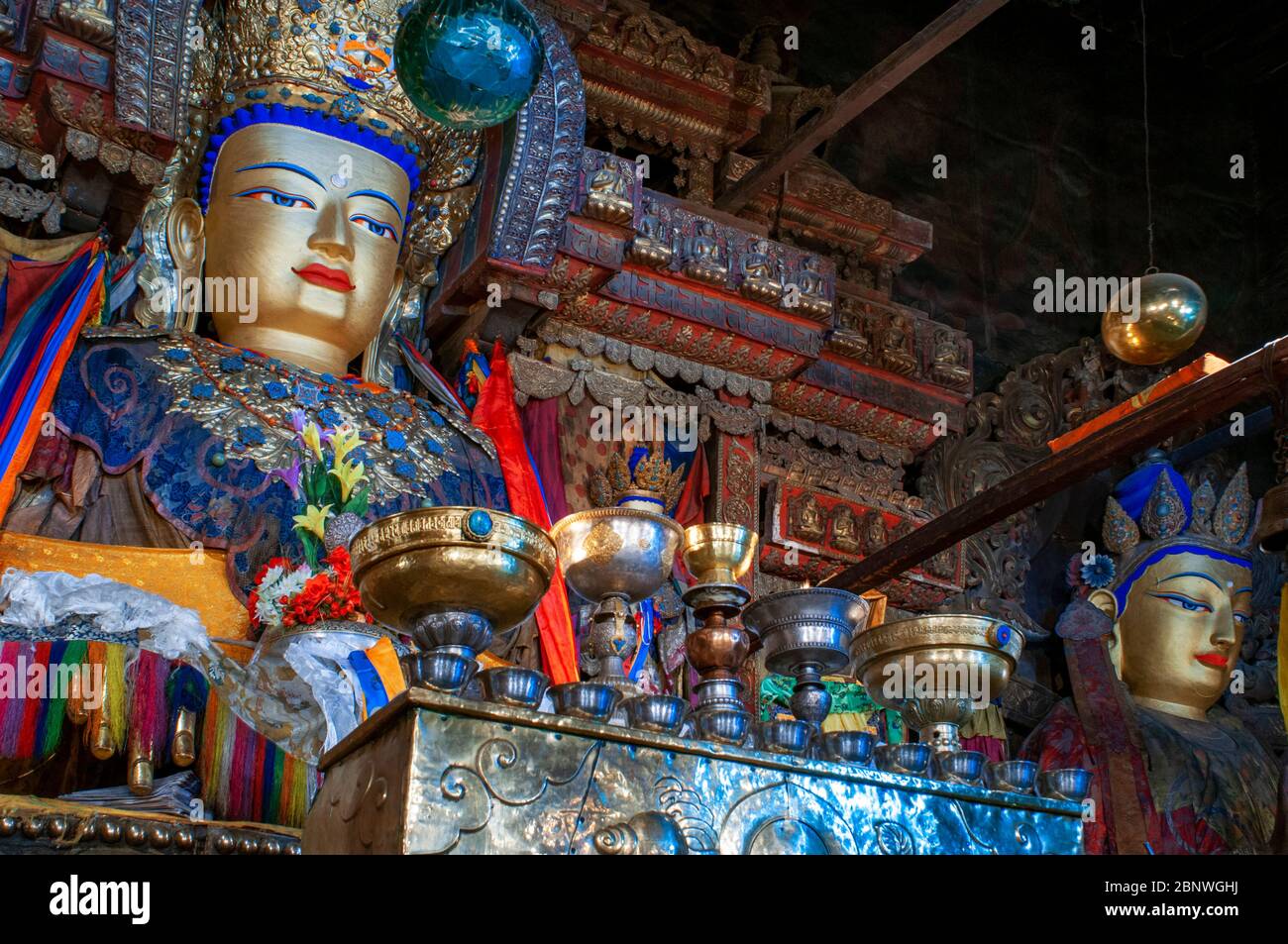 Statua del Buddha di Maitreya all'interno del Kumbum Chorten al Monastero di Palkhor Chode a Gyantse. Paelkhor monastero Pelkhor Chode, Gyantse, Gyangze, Tibet, Chi Foto Stock