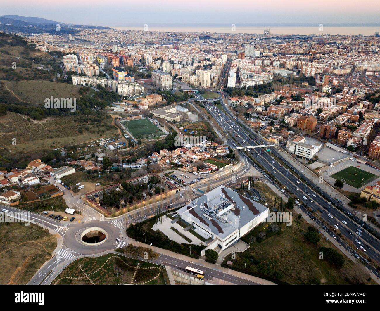 Tanatorio Ronda de Dalta Mora e Horta vista aerea Barcellona Catalogna Spagna Foto Stock