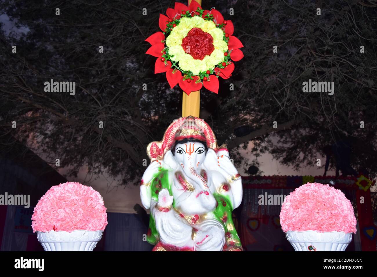 Statua di Lord Ganesha installato nel matrimonio indiano Foto Stock