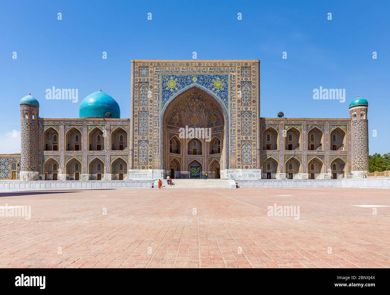 SAMARCANDA, UZBEKISTAN - 28 AGOSTO 2016: Tilya Kori Madrasah a Samarcanda, Uzbekistan Foto Stock