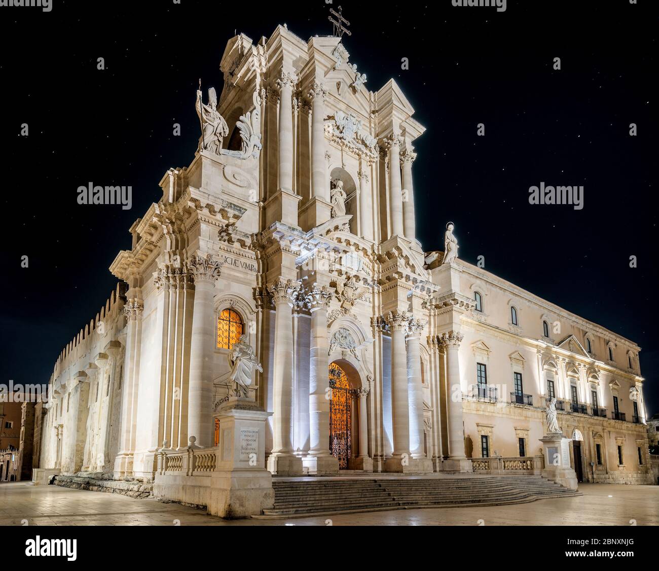 Siracusa Sicilia, la cattedrale in una notte stellata Foto Stock