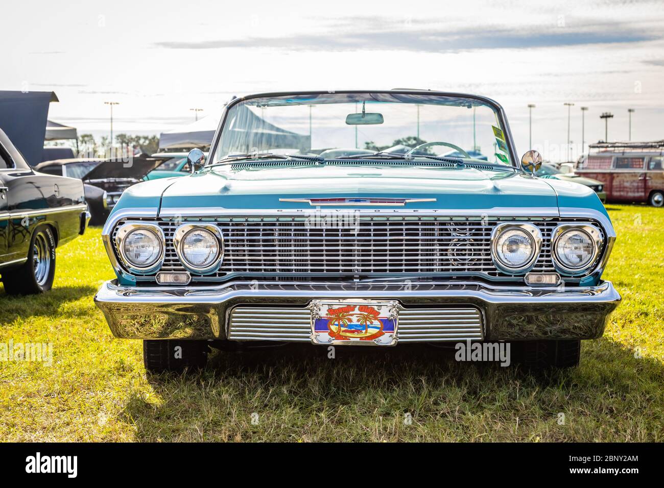 Daytona Beach, FL / USA- 24 novembre 2018: 1963 Chevrolet Impala SS convertibile alla corsa di Turchia di Daytona dell'autunno 2018. Foto Stock