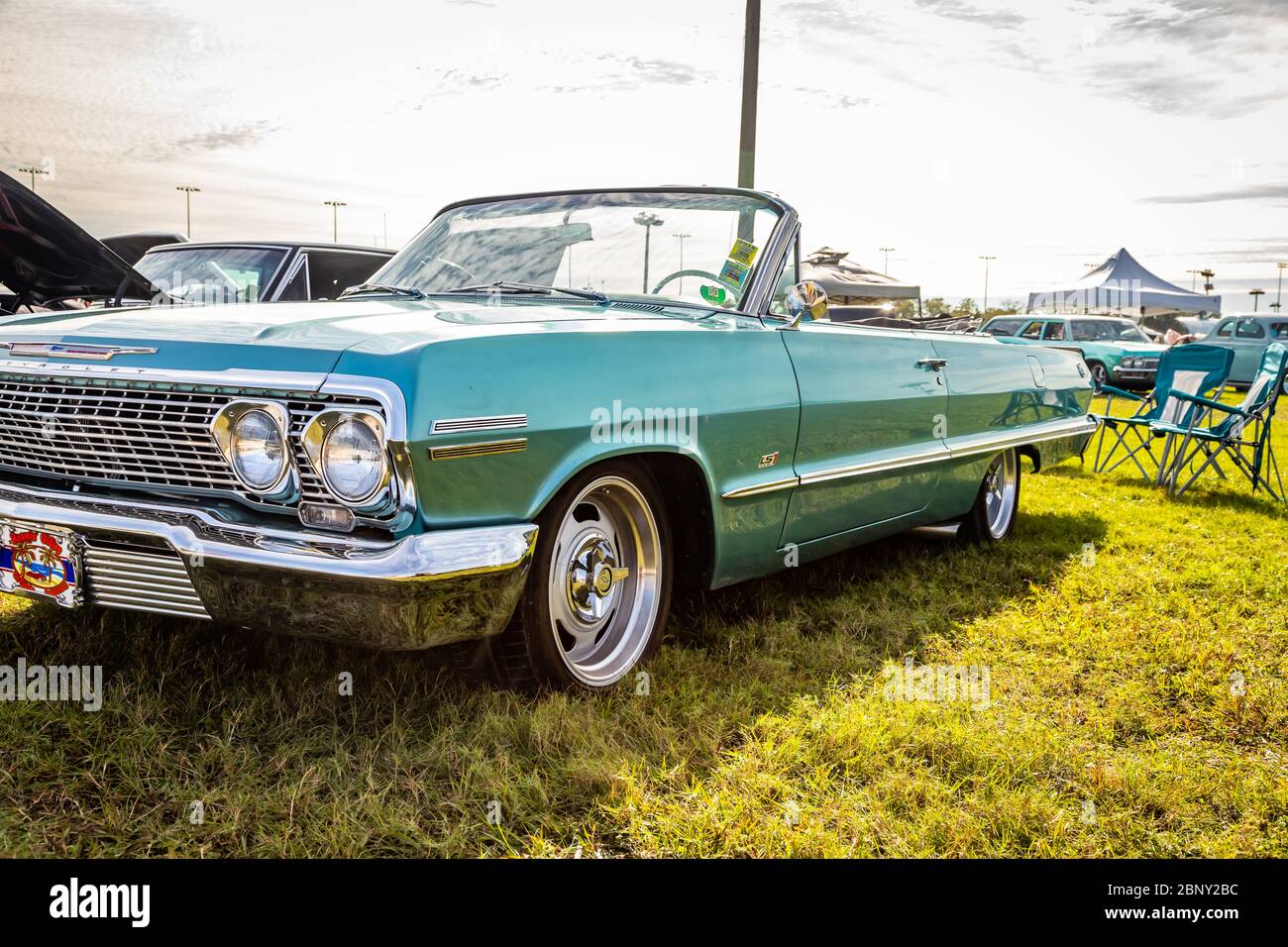 Daytona Beach, FL / USA- 24 novembre 2018: 1963 Chevrolet Impala SS convertibile alla corsa di Turchia di Daytona dell'autunno 2018. Foto Stock