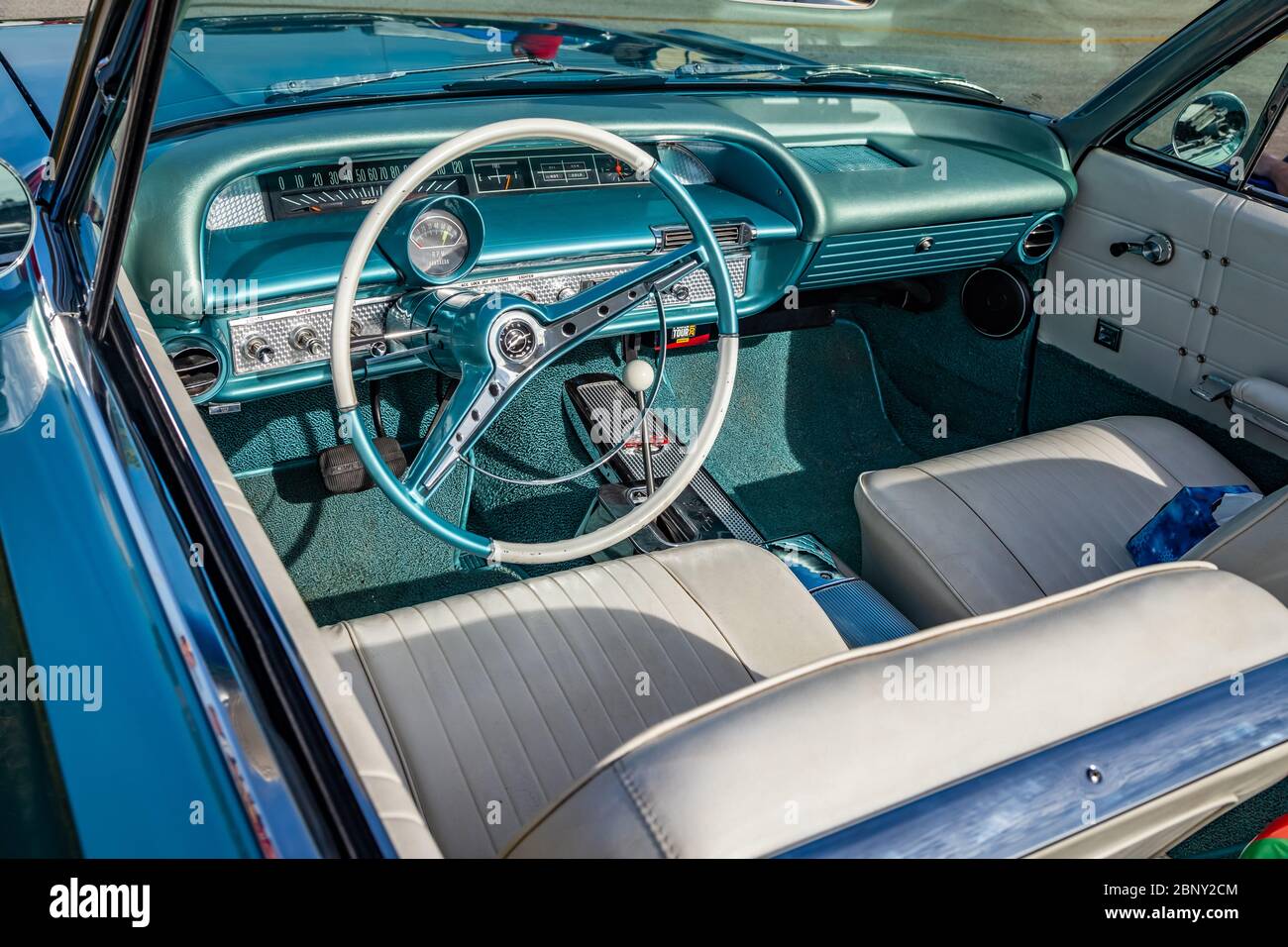 Daytona Beach, FL / USA- 24 novembre 2018: 1963 Chevrolet Impala SS convertibile alla corsa di Turchia di Daytona dell'autunno 2018. Foto Stock