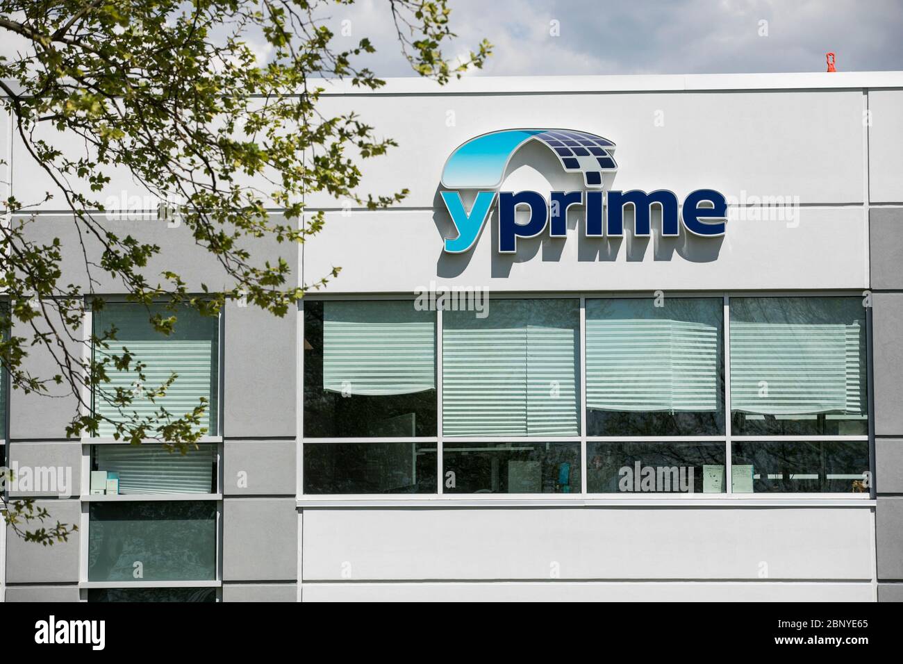 Un logo all'esterno della sede centrale di Yprime a Malvern, Pennsylvania, il 4 maggio 2020. Foto Stock
