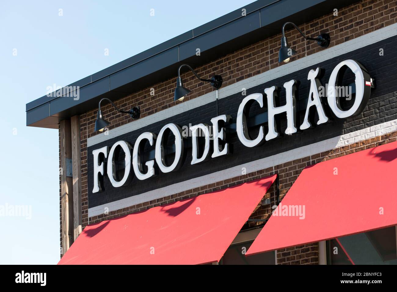 Un cartello con il logo all'esterno di un ristorante Fogo de Chao situato a King of Prussia, Pennsylvania, il 4 maggio 2020. Foto Stock