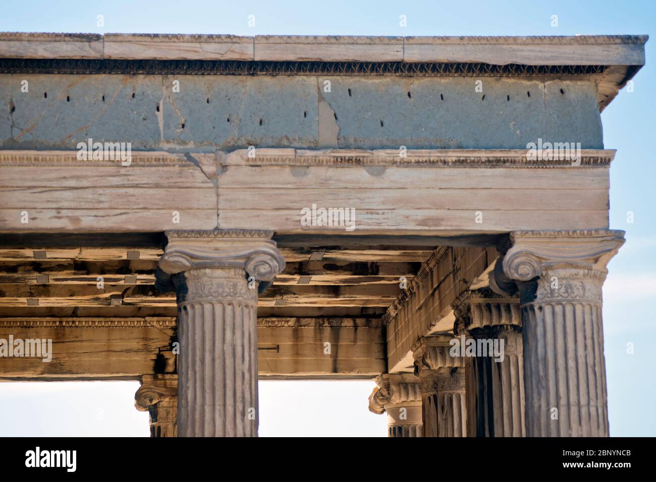 L'Erechtheion, particolare della capitale dorica. Acropoli di Atene, Grecia Foto Stock