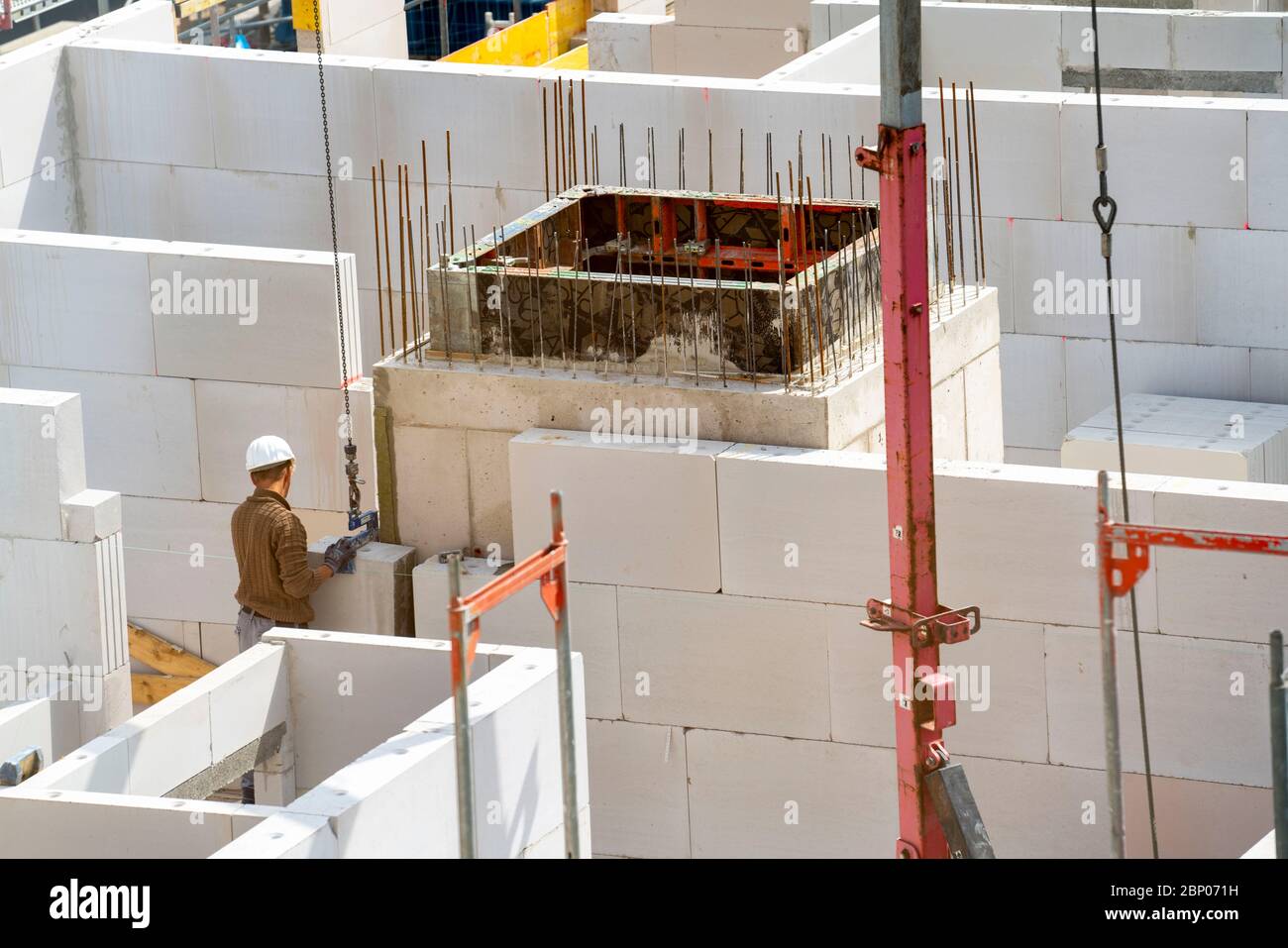 Cantiere, nuova costruzione di edifici ad appartamenti, costruzione di conchiglie, NRW, Germania Foto Stock