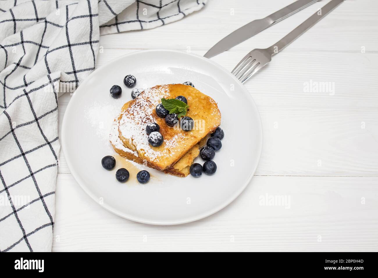 Deliziosi toast fatti in casa alla francese con zucchero a velo Foto Stock