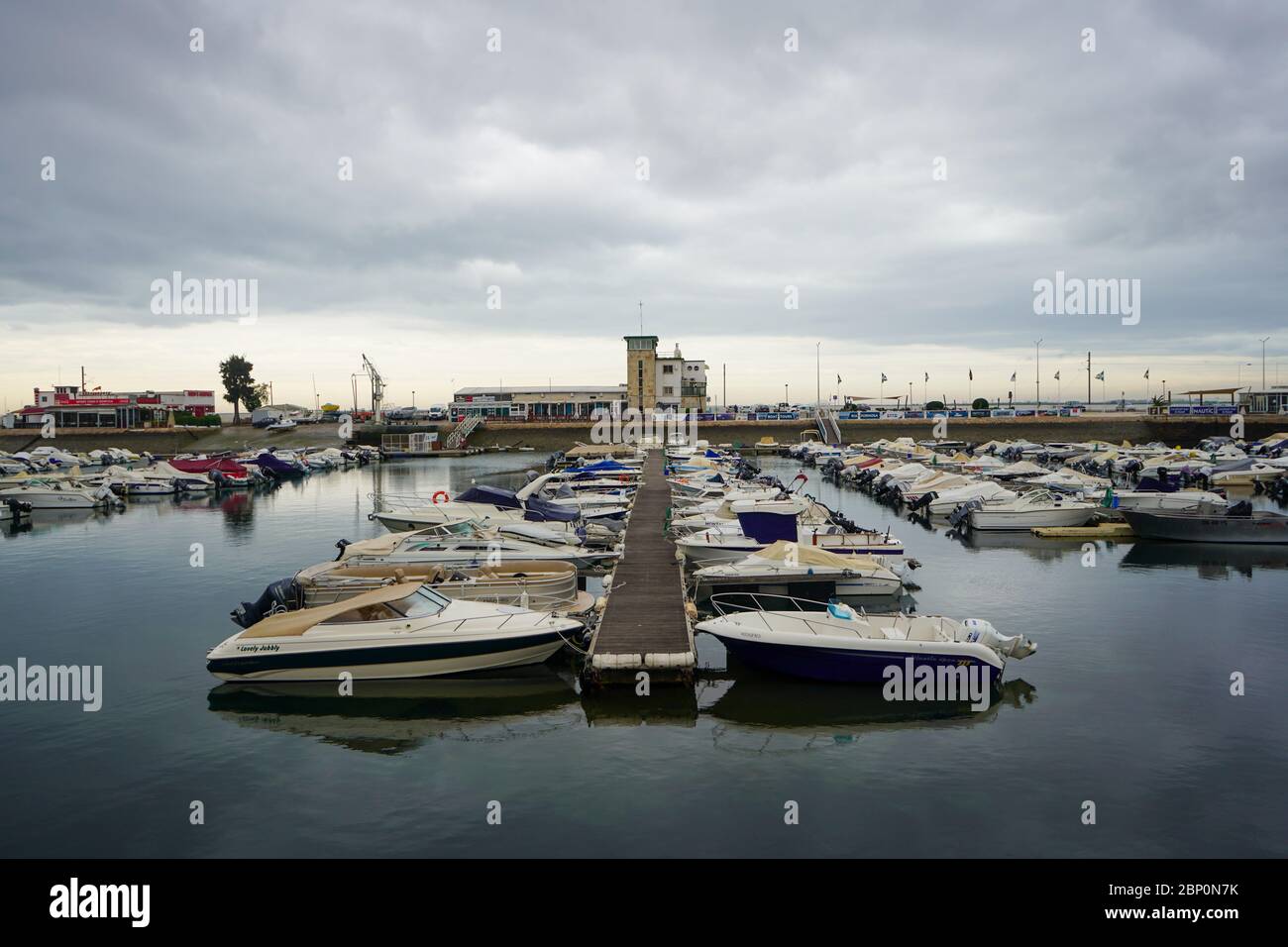 Vista del porto di Faro in Portogallo, che si trova nel sud della contea Foto Stock