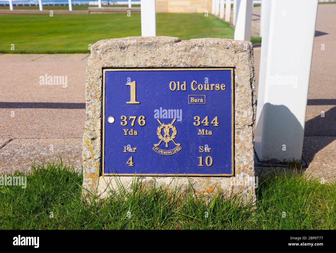 La targa del marcatore sul 1 ° foro del Vecchio corso, St Andrews, Fife, Scozia, Regno Unito Foto Stock