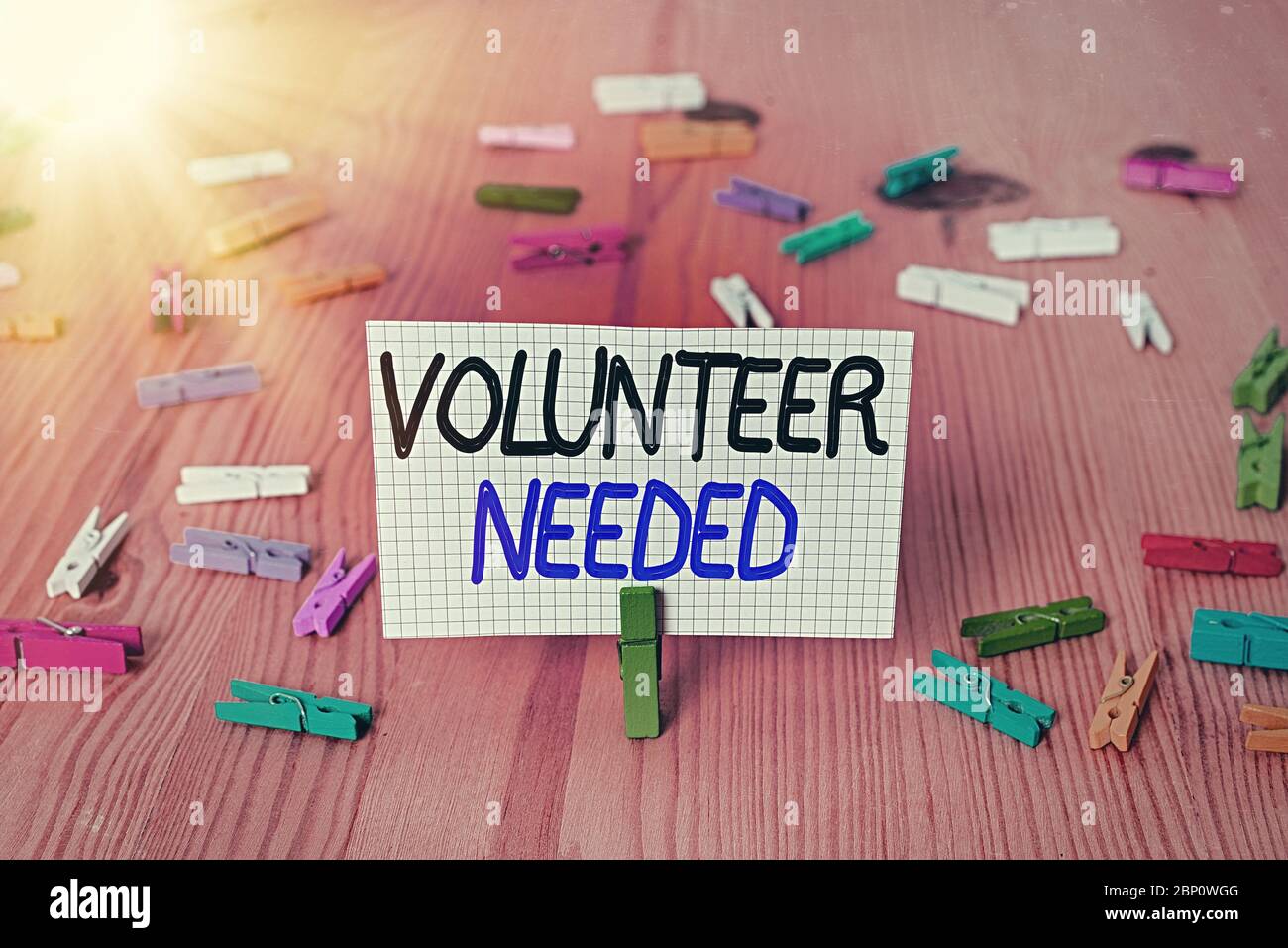 Testo di scrittura volanteer necessario. Foto concettuale che chiede a un individuo di lavorare per l'organizzazione senza essere pagato Foto Stock