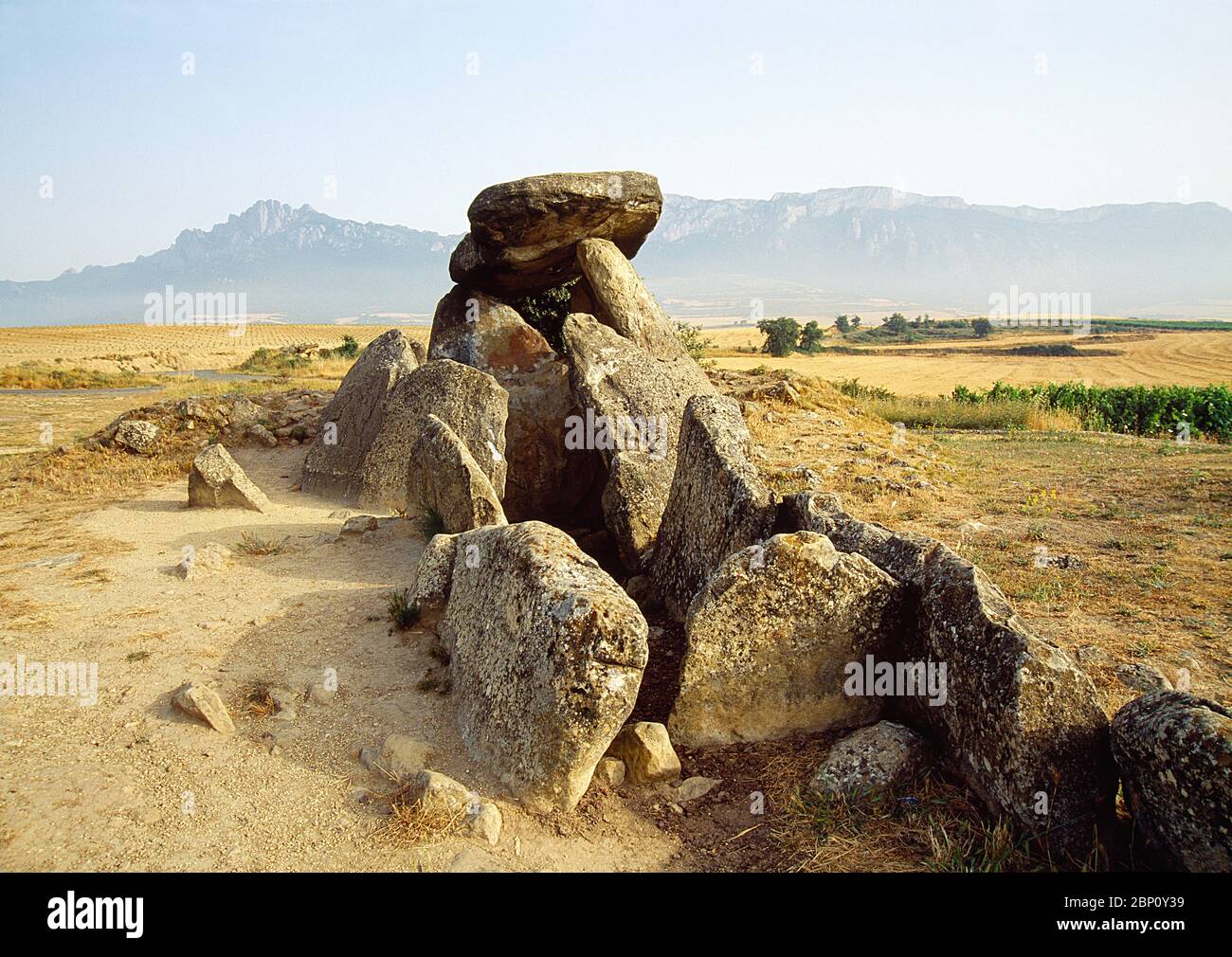 Dolmen di Chabola de la Hechicera. LaGuardia, provincia di Alava, Paesi Baschi, Spagna. Foto Stock