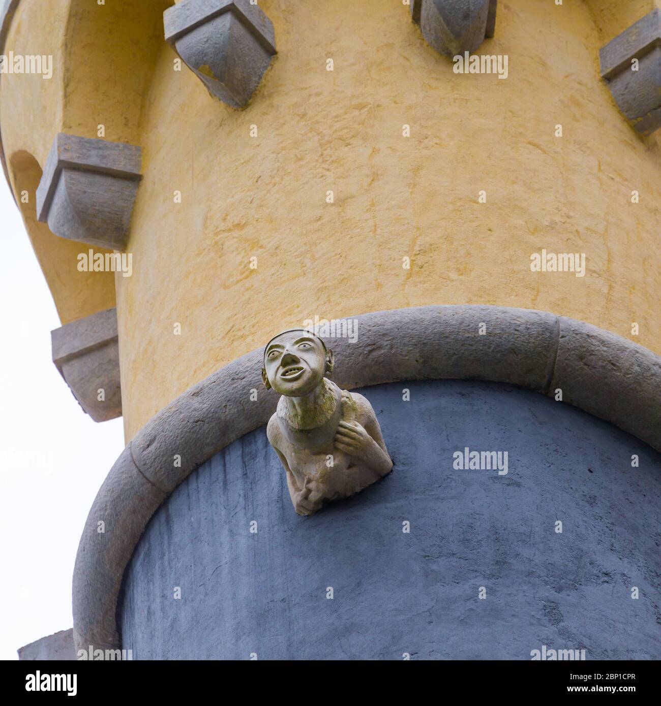 Mascheroni in pena Castello, Sintra, distretto di Lisbona, in Portogallo Foto Stock