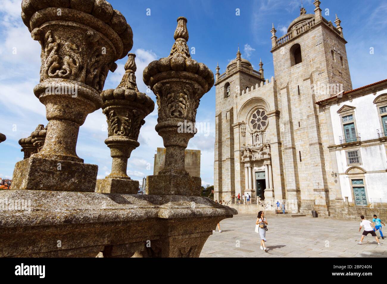 Porto, Portogallo : Cattedrale di Porto, costruita nel 12th secolo, con modifiche barocche e 20th secolo. Foto Stock