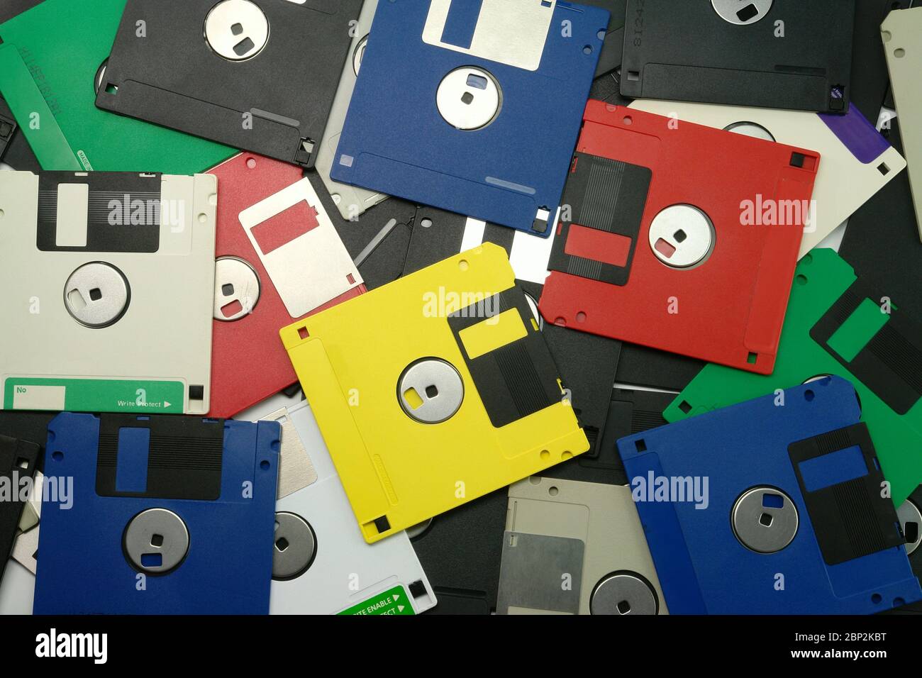 Pila di unità floppy vintage dalla vista superiore Foto Stock