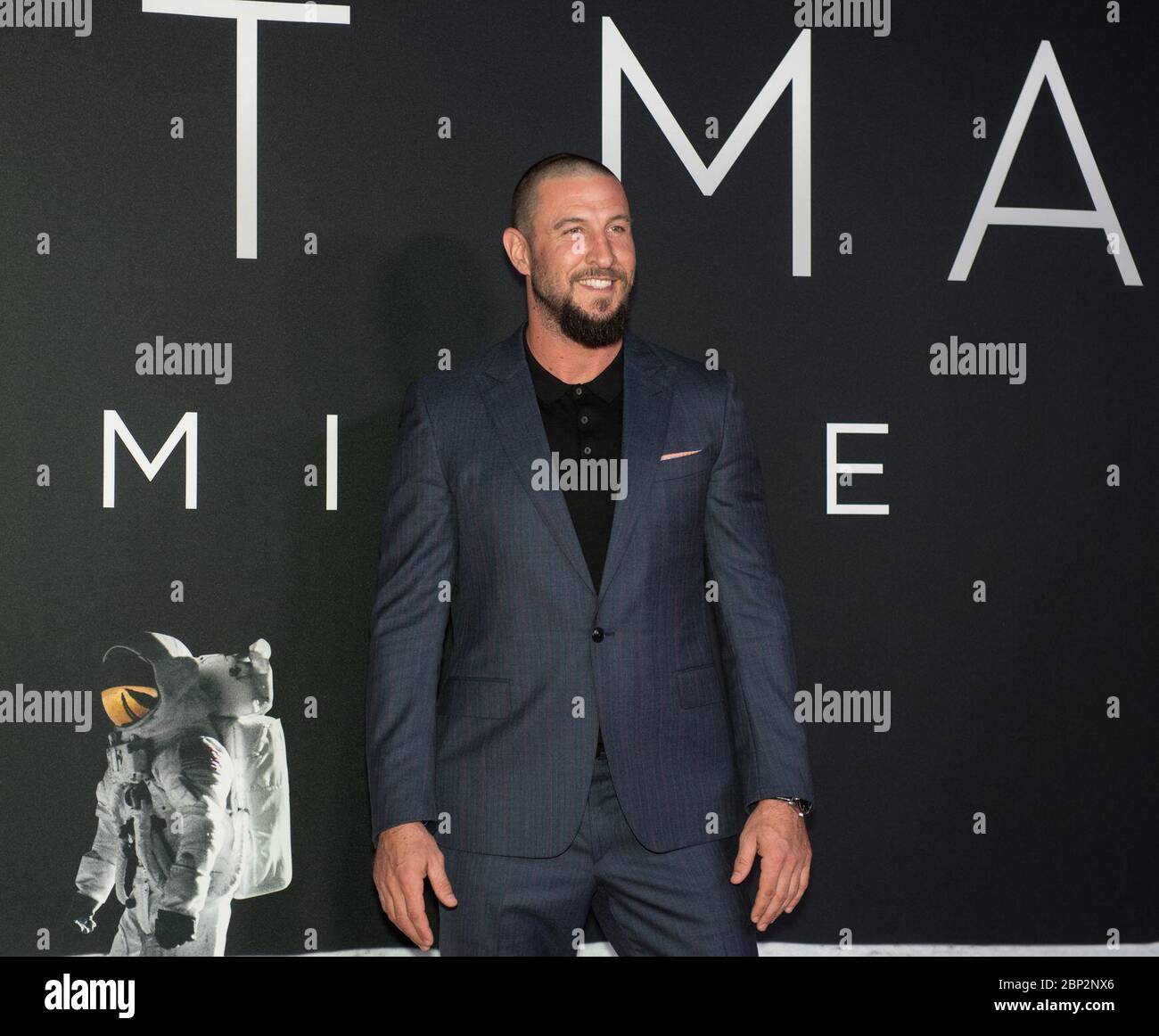 Il 4 ottobre 2018, l'attore Pablo Schreiber ha partecipato alla prima di "First Man" allo Smithsonian National Air and Space Museum di Washington, D.C. il film, basato sul libro di Jim Hansen, racconta la storia del viaggio dell'astronauta Neil Armstrong dal pilota collaudatore al primo uomo sulla Luna. Foto Stock