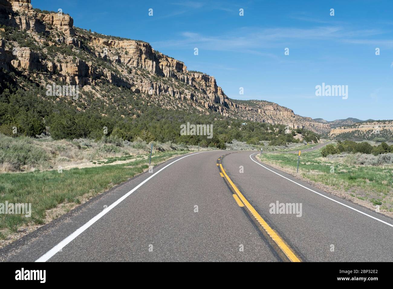 Vista panoramica lungo la strada panoramica dell'autostrada 12 vicino a Escalante, Utah Foto Stock
