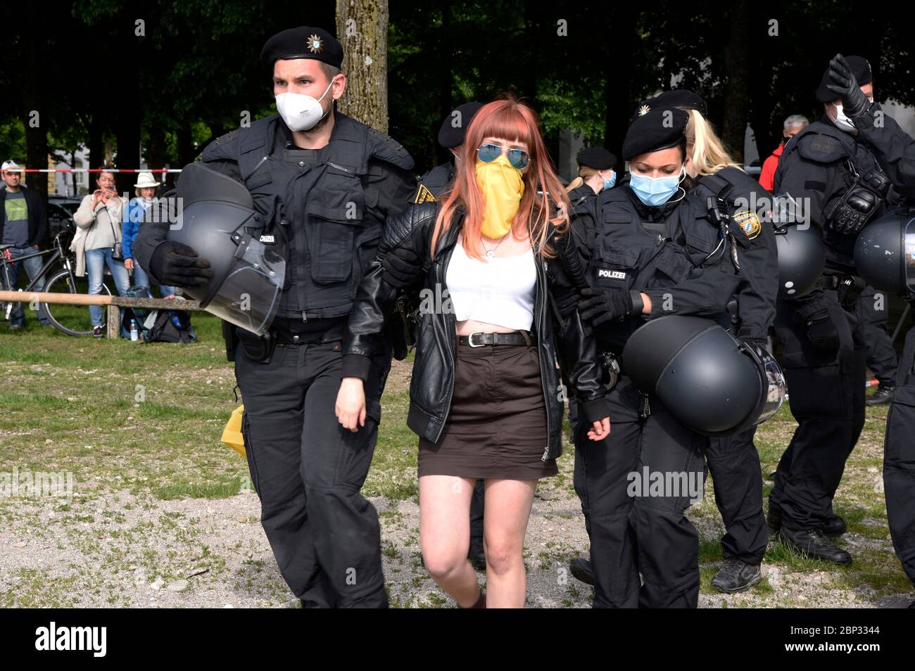 Monaco, Germania. 16 maggio 2020. Dimostrazione contro le misure corona sul Theresienwiese. Munchen, 16 maggio 2020 | utilizzo nel mondo Credit: dpa/Alamy Live News Foto Stock