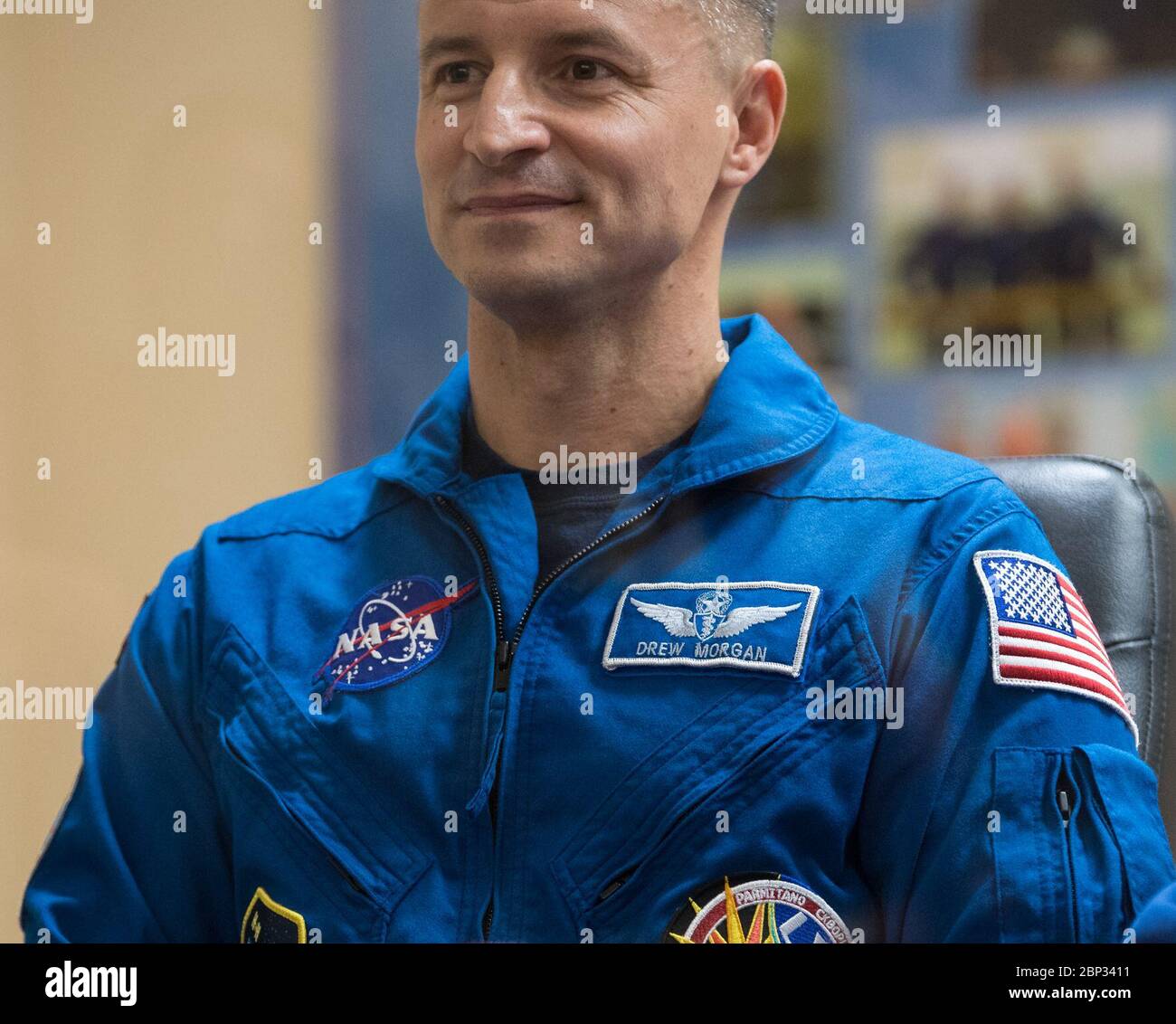 L'ingegnere di volo della NASA Expedition 60 Drew Morgan, il comandante di Sojuz Alexander Skvortsov di Roscosmos e l'ingegnere di volo dell'ESA Luca Parmitano tengono una conferenza stampa pre-lancio il 19 luglio 2019 presso il Cosmonaut Hotel di Baikonur, Kazakistan, prima del lancio Sojuz MS-13 alla stazione spaziale Internazionale il 20 luglio. Foto Stock