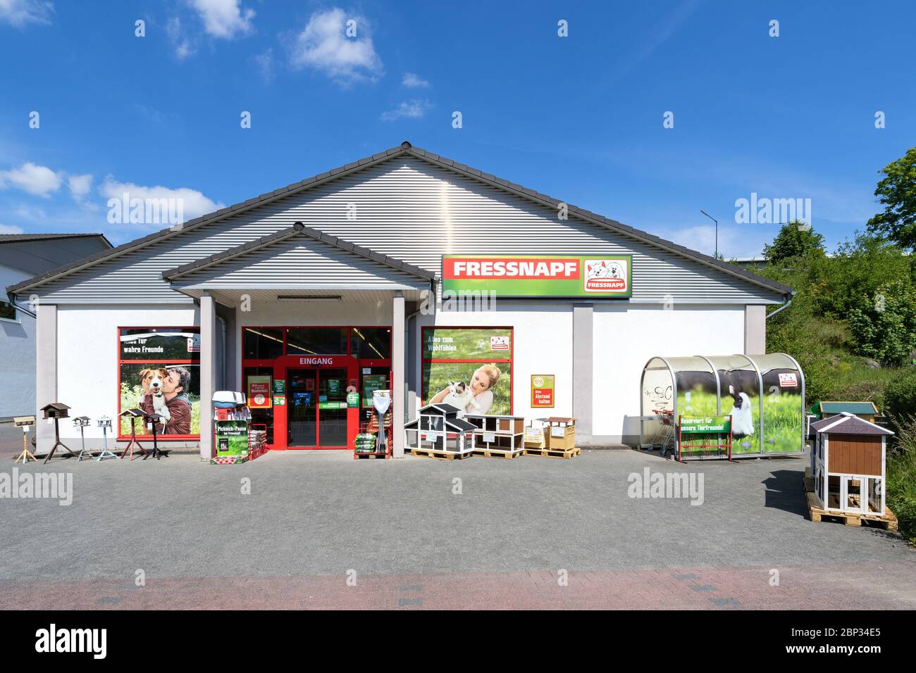 Negozio Fressnapf a Waldbröl, Germania. Con oltre 1,400 negozi in 12 paesi europei, Fressnapf è la più grande azienda europea di alimenti per animali domestici. Foto Stock