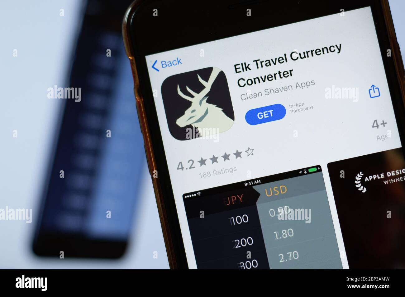 New York, USA - 15 Maggio 2020: Elk Travel Currency Converter logo app mobile sullo schermo del telefono, icona primo piano, editoriale illustrativo Foto Stock