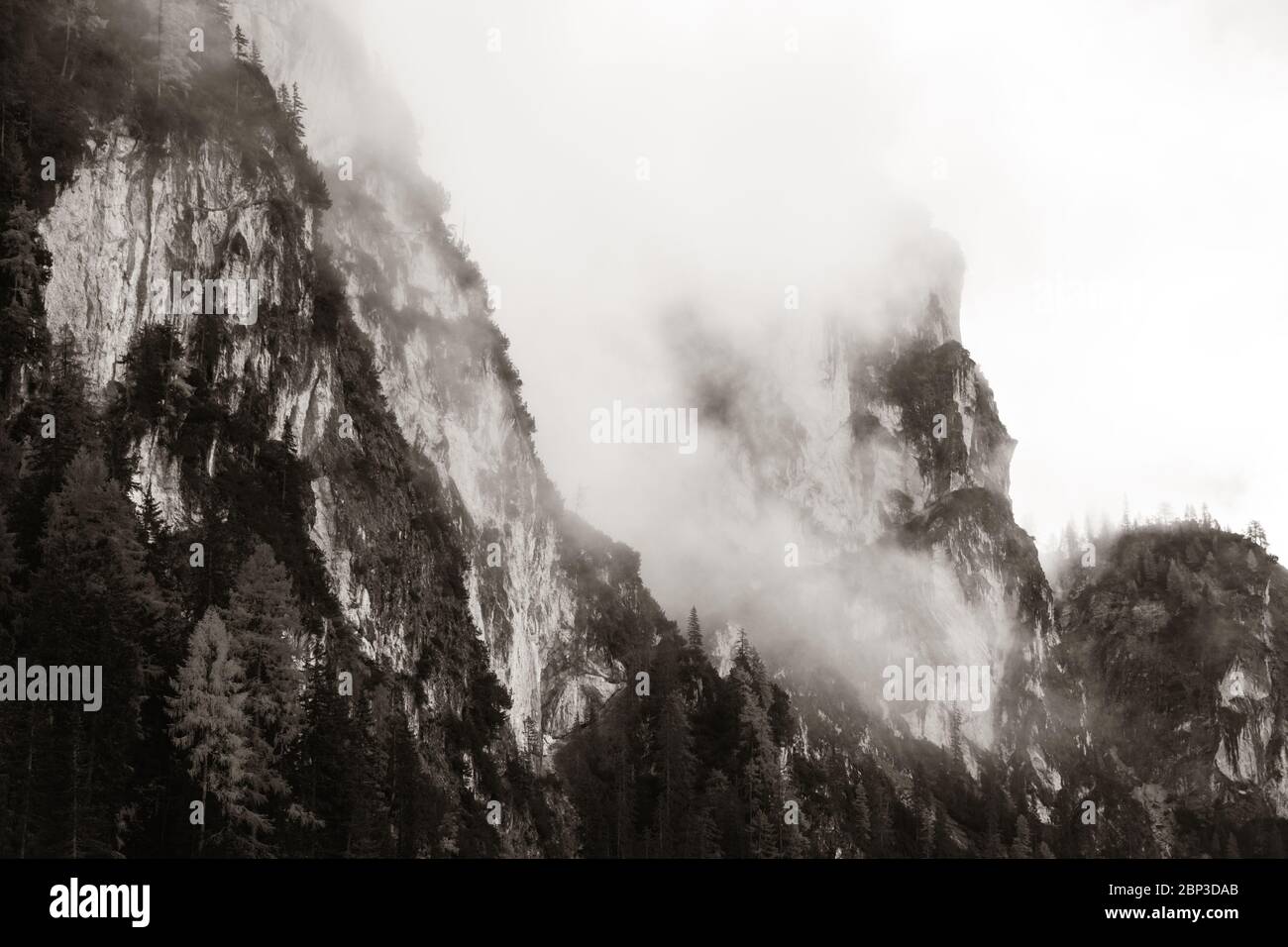 Dolomiti landcape naturale in nebbia in Italia settentrionale Foto Stock