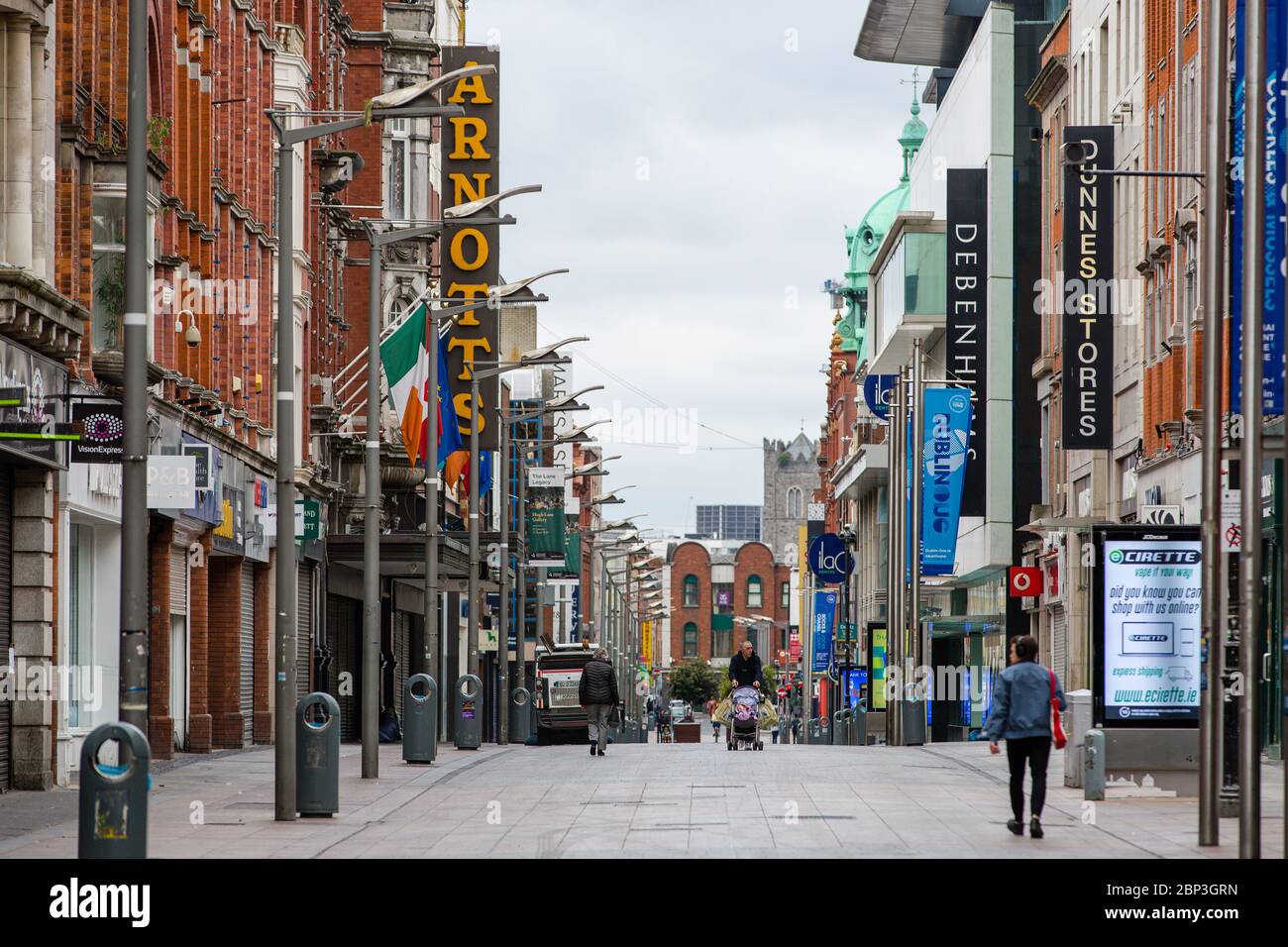 Dublino, Irlanda. Maggio 2020. Il traffico e i footfall limitati nel centro di Dublino, i negozi e le aziende sono chiusi a causa delle restrizioni pandemiche del Covid-19. Foto Stock